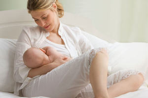 Естественная защита младенца при грудном вскармливании